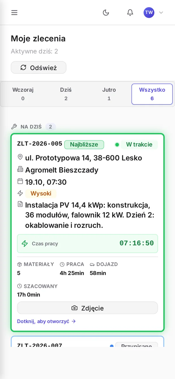 Telefon montera: lista „Moje zlecenia” z zleceniem w trakcie i licznikiem czasu pracy